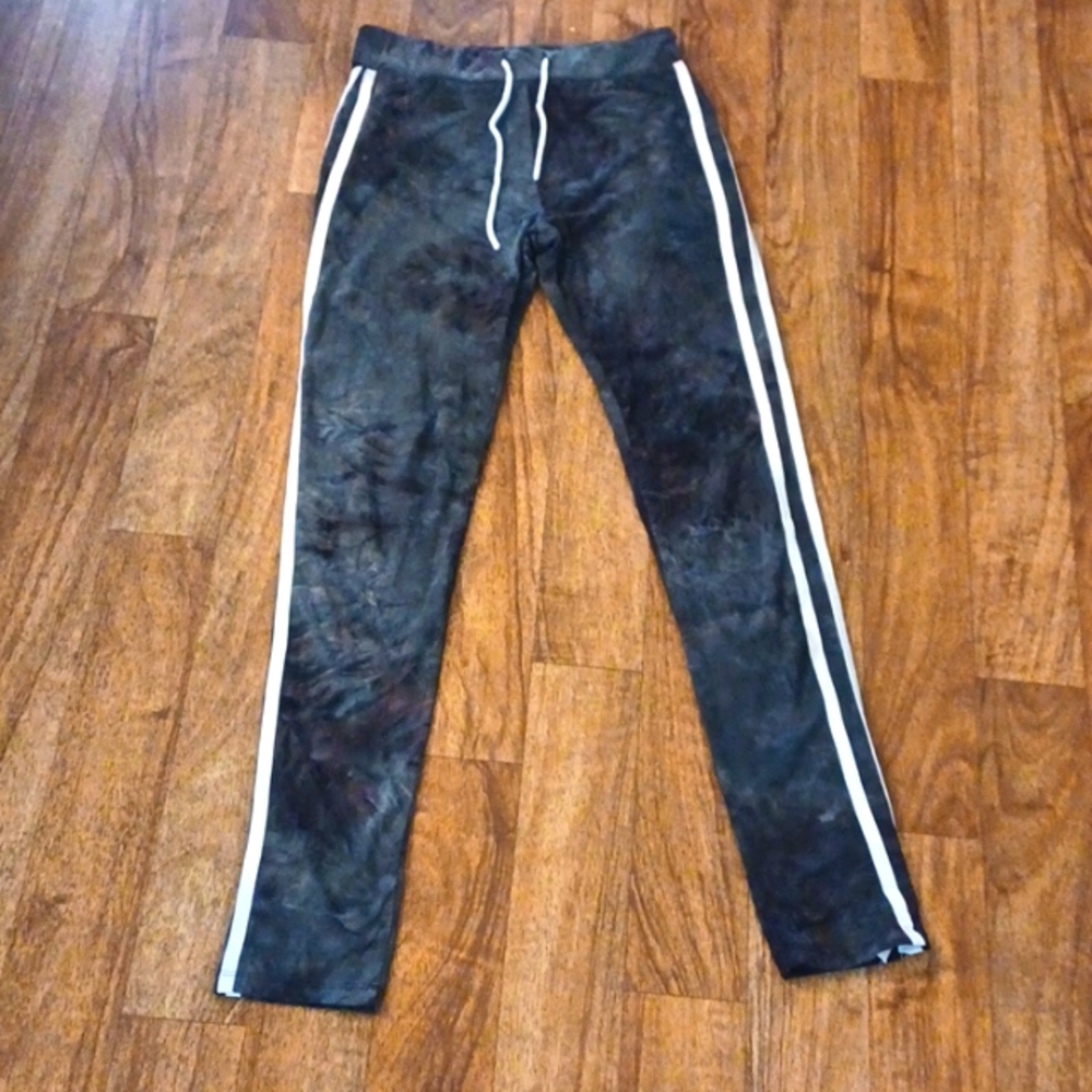 SJL Apparel leggings size medium